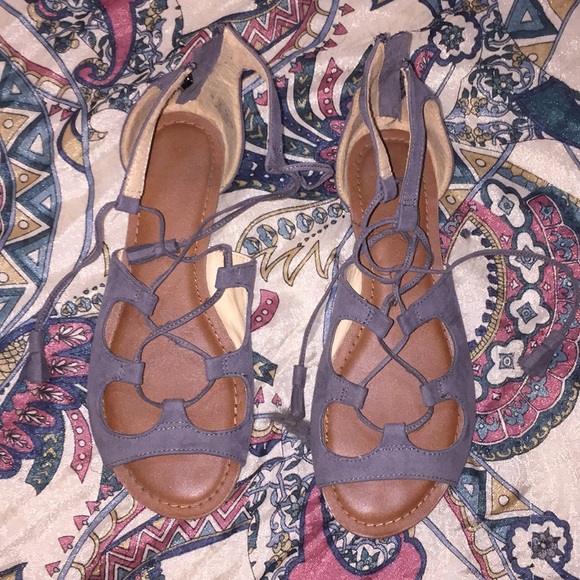 Gray short gladiators - Picture 1 of 4